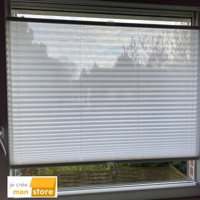 Store plissé entre parcloses