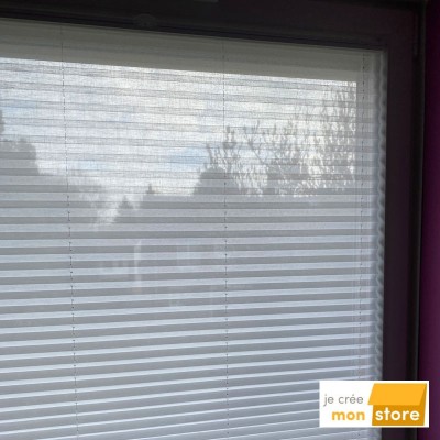 Store plissé entre parcloses