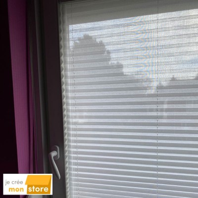 Store plissé entre parcloses