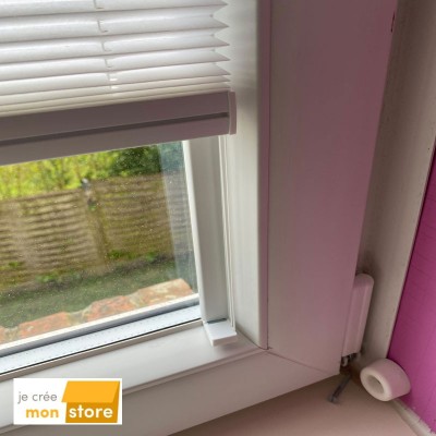 Store plissé entre parcloses