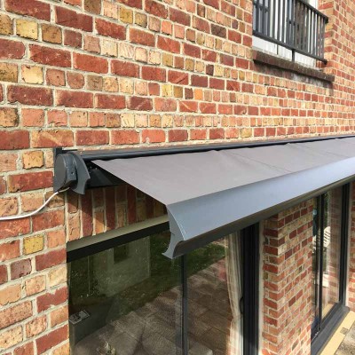 Store banne extérieur avec coffre Designa | Jecréemonstore